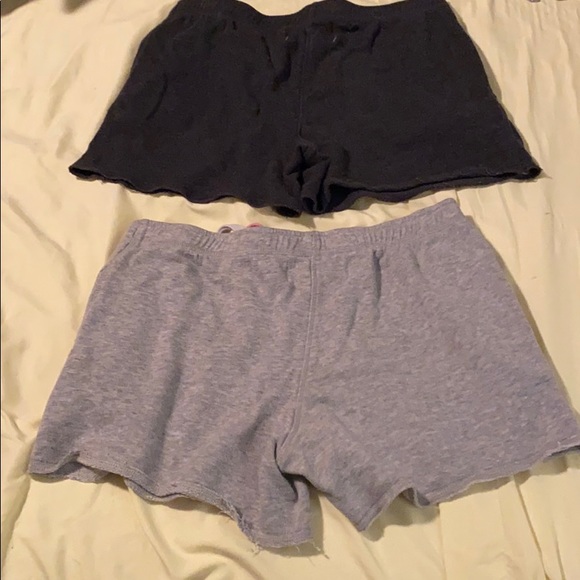 Bundle of Two Aeropostale Shorts - Picture 2 of 4